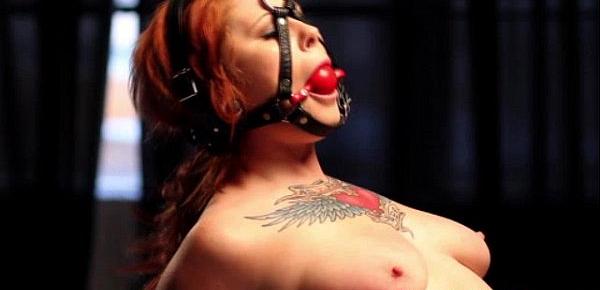  Gagged submissive has her pussy punished